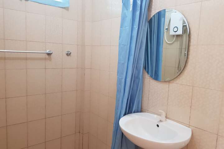 Room 10 of 20