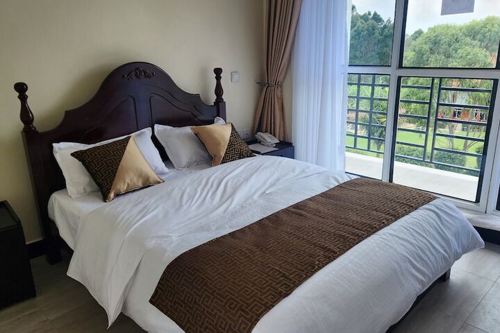 Room 5 of 17