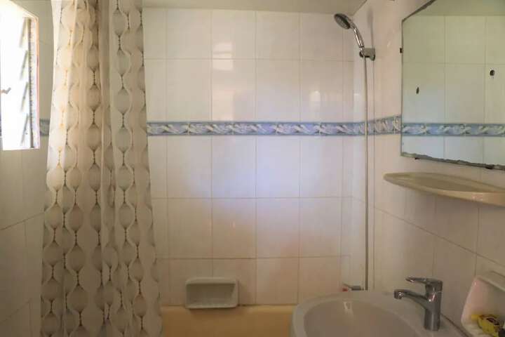 Room 32 of 39