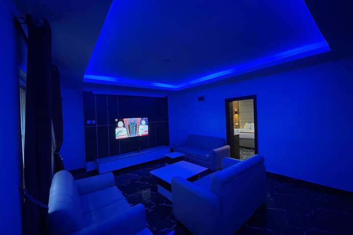 Room 14 of 32