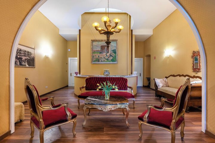 Hotel Interior 109 of 154