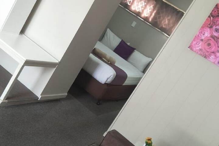 Room 25 of 33