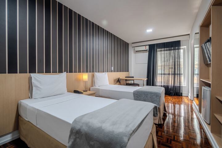 Room 10 of 46
