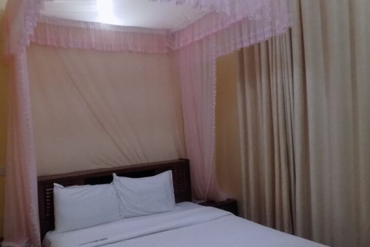 Room 7 of 15