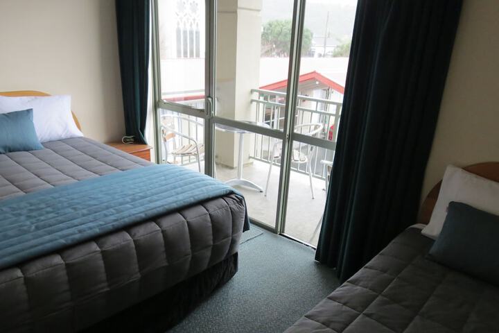 Room 2 of 42