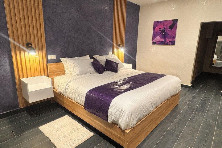 Room 15 of 46