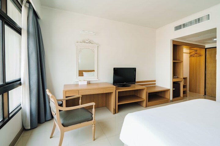 Room 57 of 85
