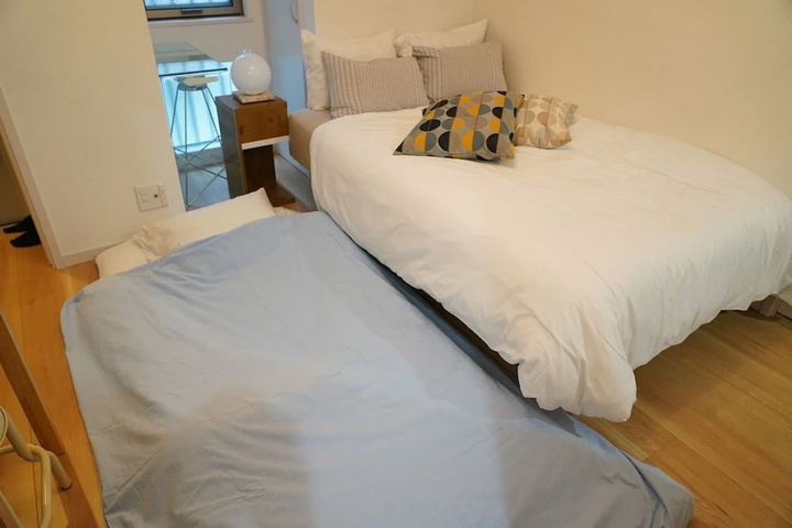 Room 5 of 14