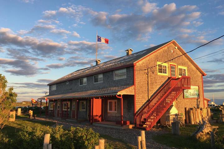 Auberge Café Acadien