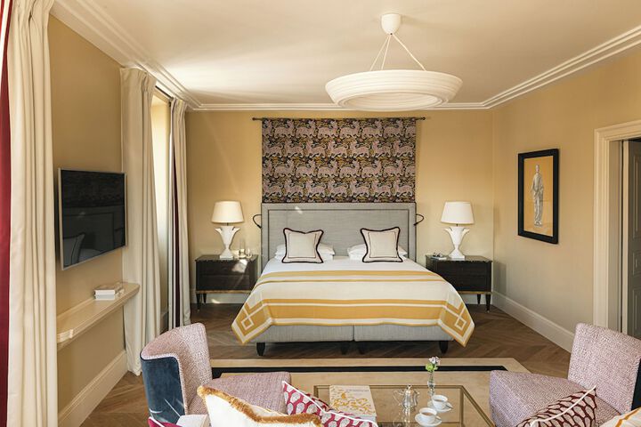 Room 70 of 533