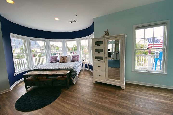 Room 3 of 54