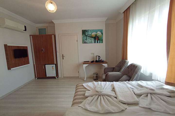 Room 10 of 20
