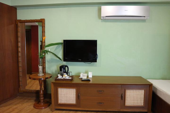 Room 13 of 110