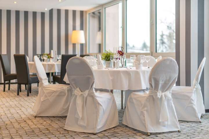Ballroom/Hall 117 of 138