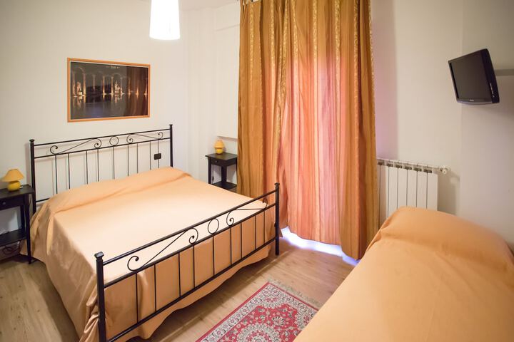 Room 13 of 48