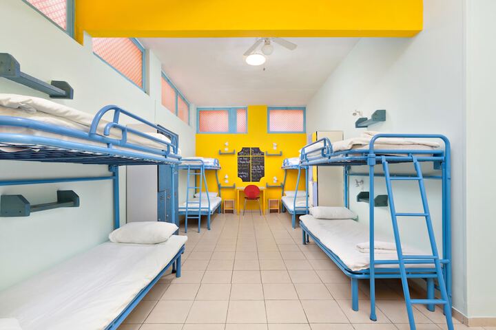 Room 28 of 137