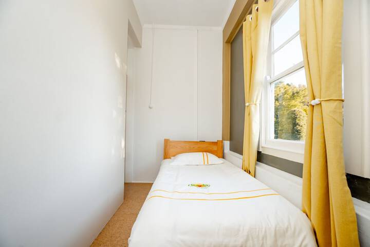 Room 10 of 43