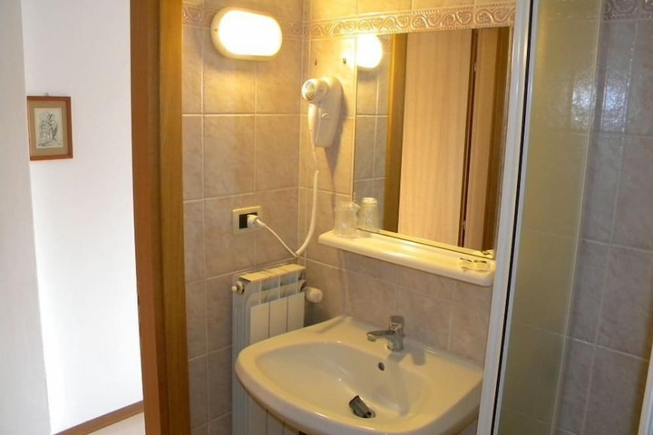 Room 43 of 71