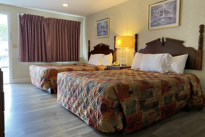 Deluxe 2 Double Beds (1 of 26)
