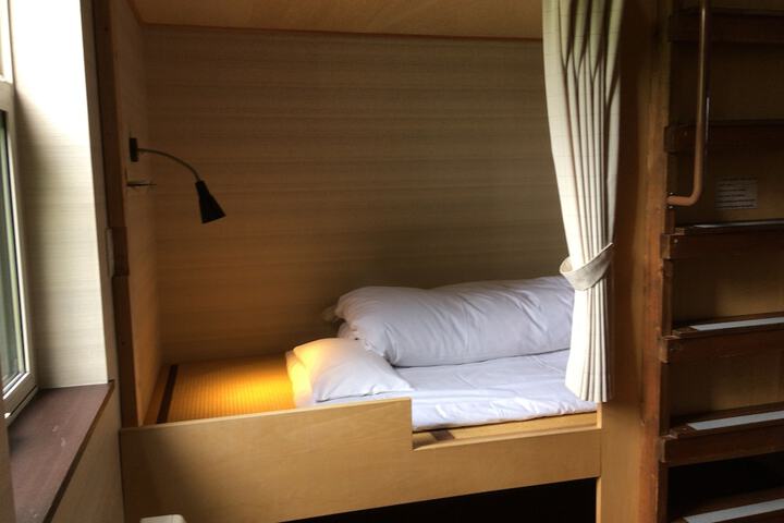 Room 9 of 35