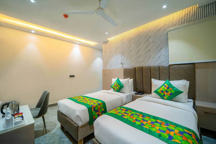 Room 14 of 33