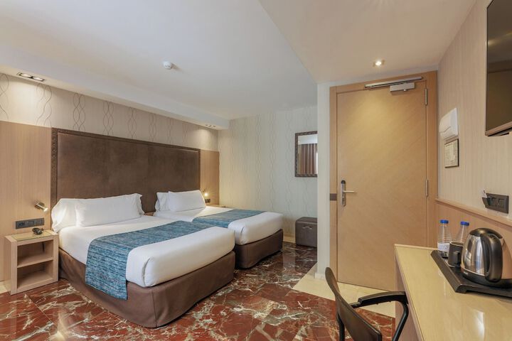 Room 18 of 68