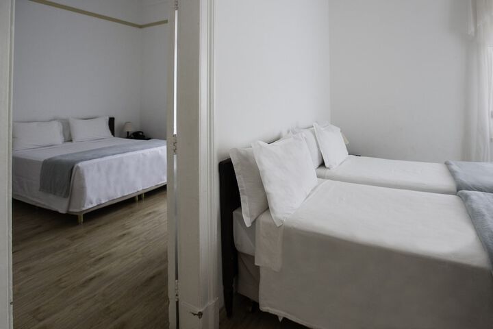 Room 4 of 76