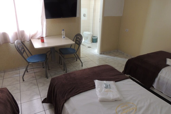 Room 36 of 107