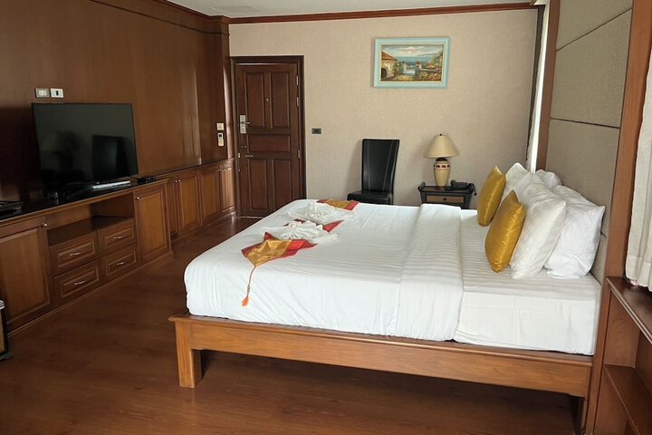 Room 4 of 112