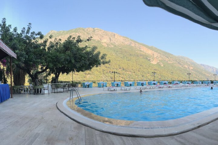 Hotel Pool