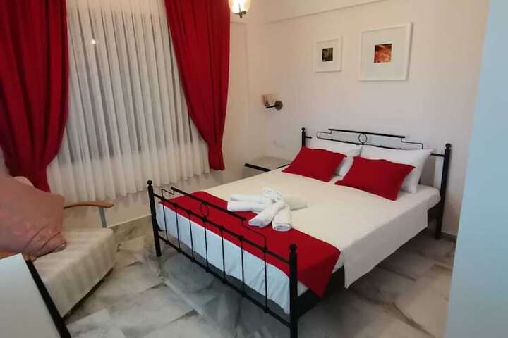 Room 7 of 108
