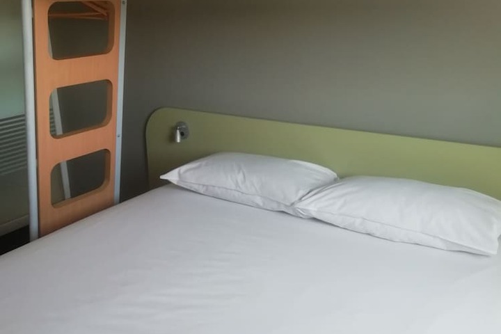 Room 8 of 29