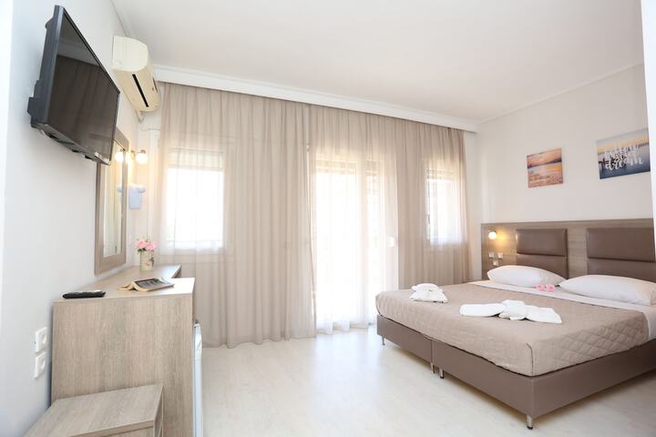 Room 15 of 44