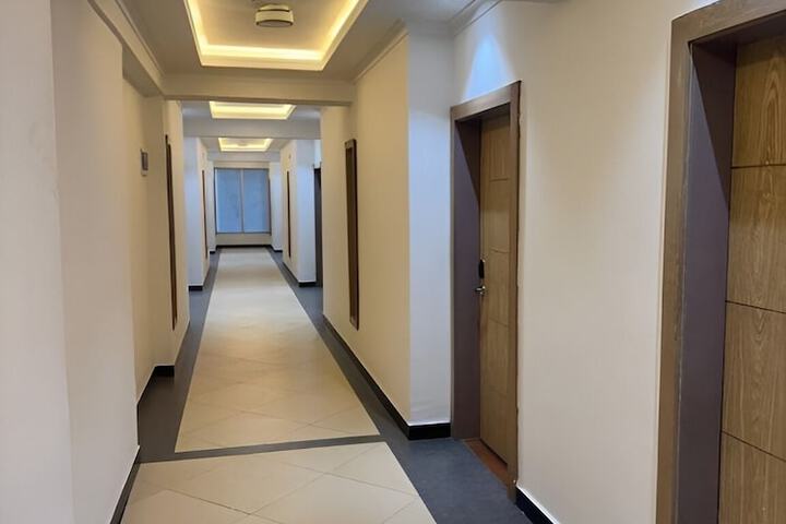 Ballroom/Hall 33 of 33