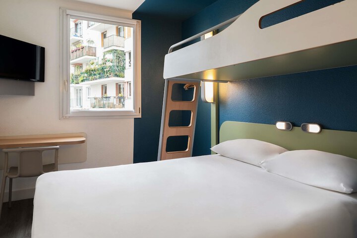 Room 3 of 30