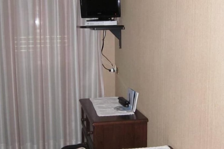 Room 6 of 40