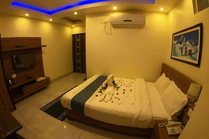 Room 17 of 119