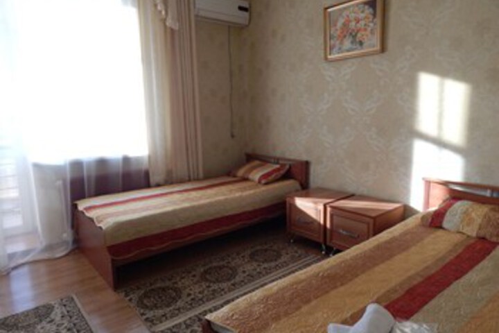 Room 12 of 20