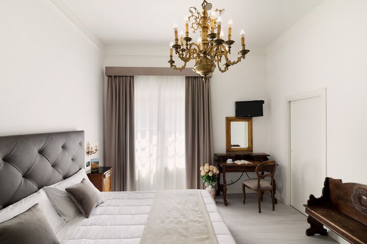 Room 10 of 81