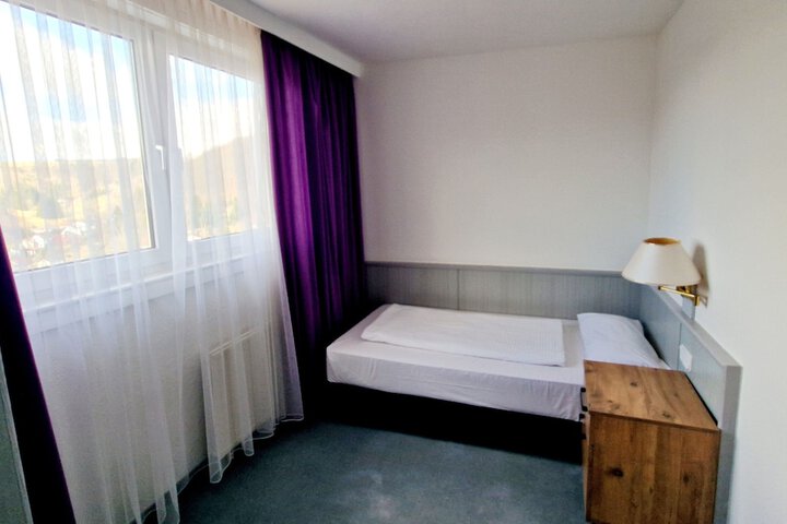 Room 8 of 17