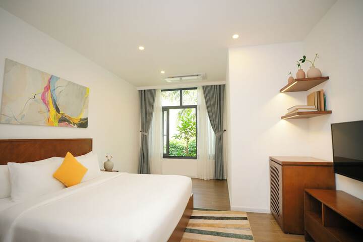 Room 53 of 165