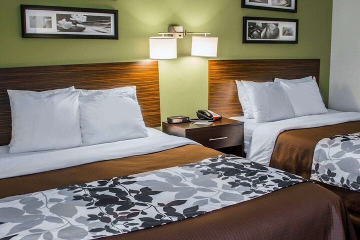 Queen Bed Accessible (3 of 10)