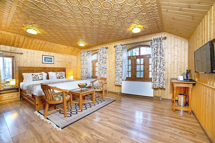 Room 10 of 24