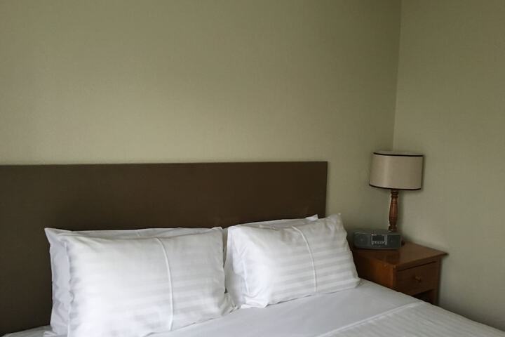 Room 8 of 32