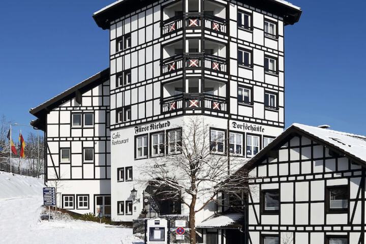 Hotel 79 of 80