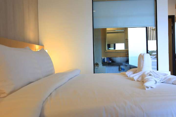 Room 11 of 39