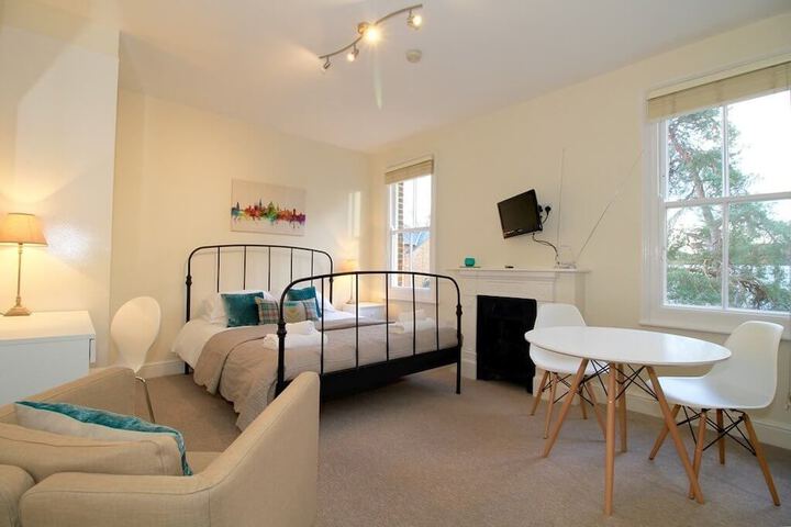 Room 10 of 26