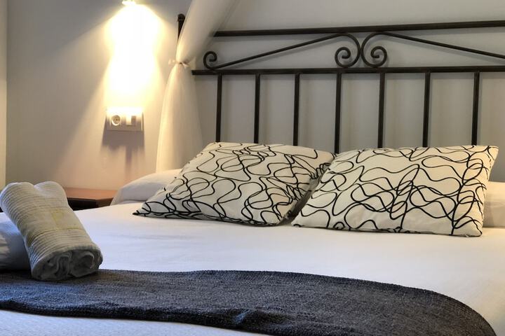 Room 4 of 34