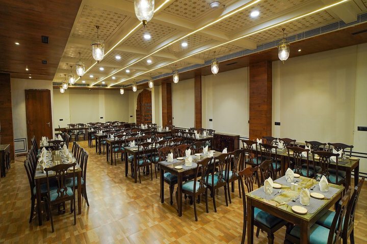 Dining 45 of 47