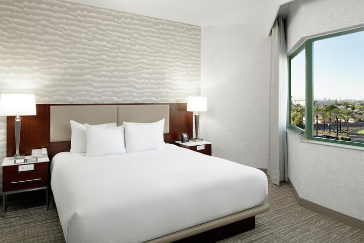 Room 25 of 89